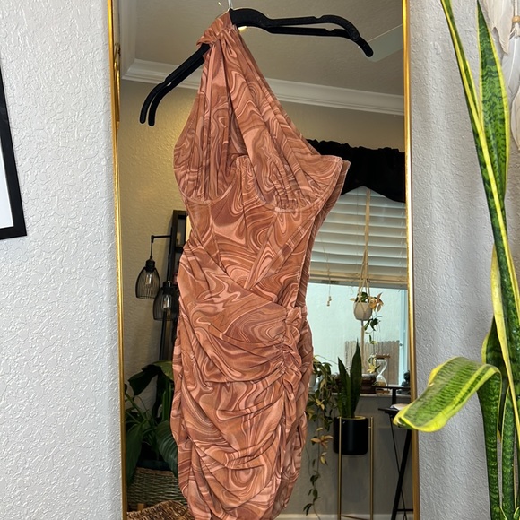 HOUSE OF CB 'Clementine' Swirl Print Cut Out Mini Dress - Picture 6 of 8